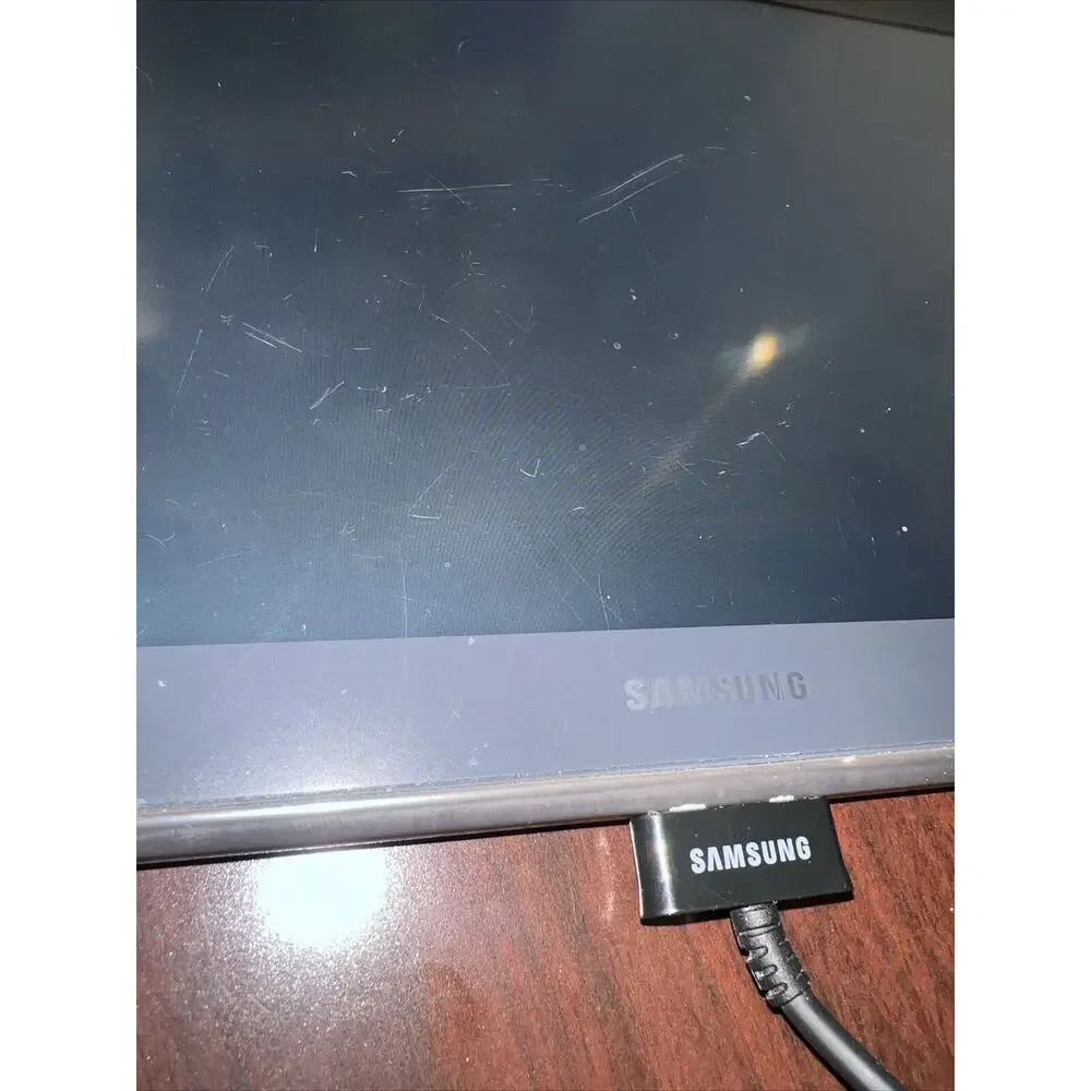 Samsung Galaxy Tablet Bundle 16GB Wi-Fi 4G 8 inch Black FOR PARTS NOT WORKING